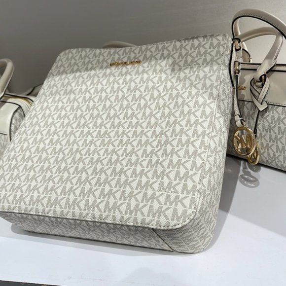 Michael Kors Jet Set Travel Large Messenger Crossbody Bag Light Cream Multi - Picture 13 of 16